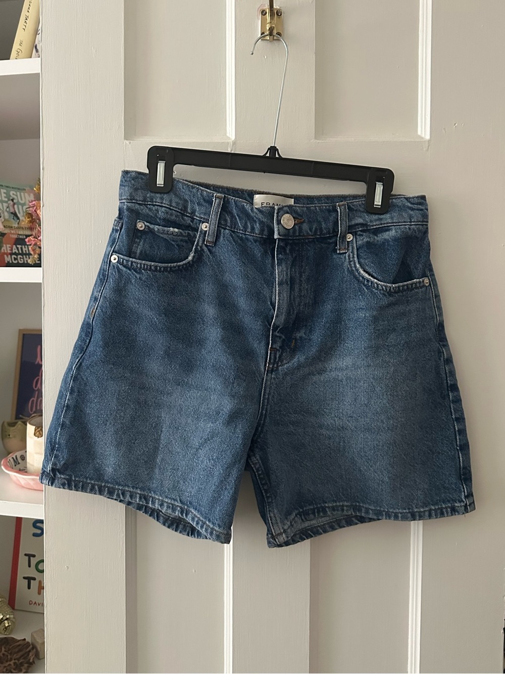 frame easy denim shorts